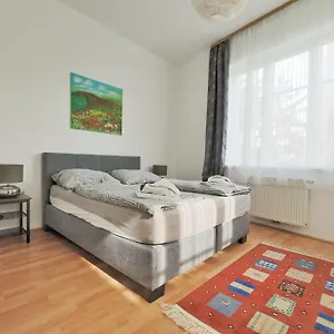 Alloggio in famiglia Schoen Wohnen Naehe Schoenbrunn, Vienna